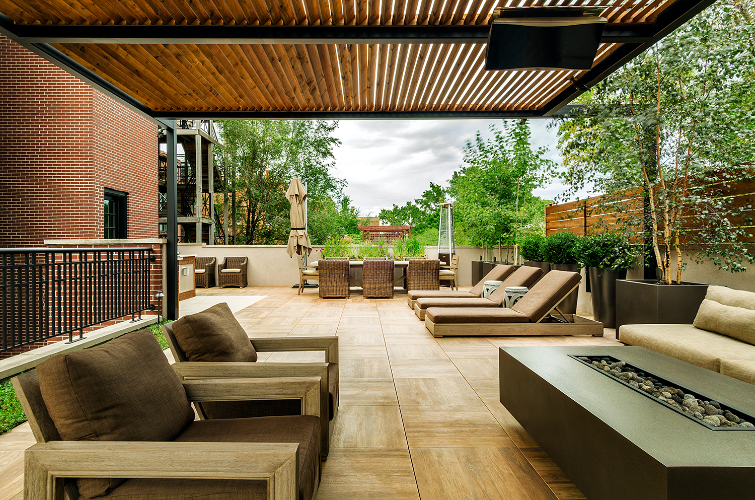 Lincoln Park rooftop, Chicago — by Reveal Design